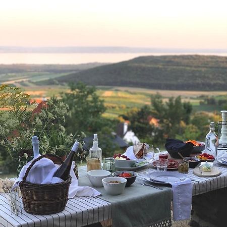 Kisvulkan Nyulontul Mencshely Exterior foto