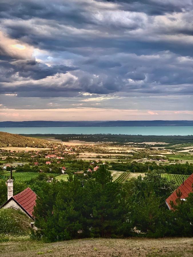 Kisvulkan Nyulontul Mencshely Exterior foto